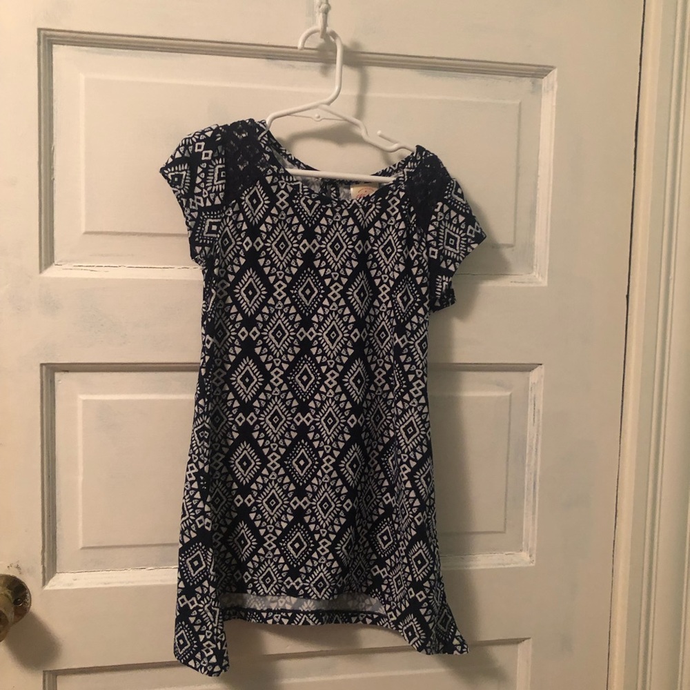 Shortsleeved shirt